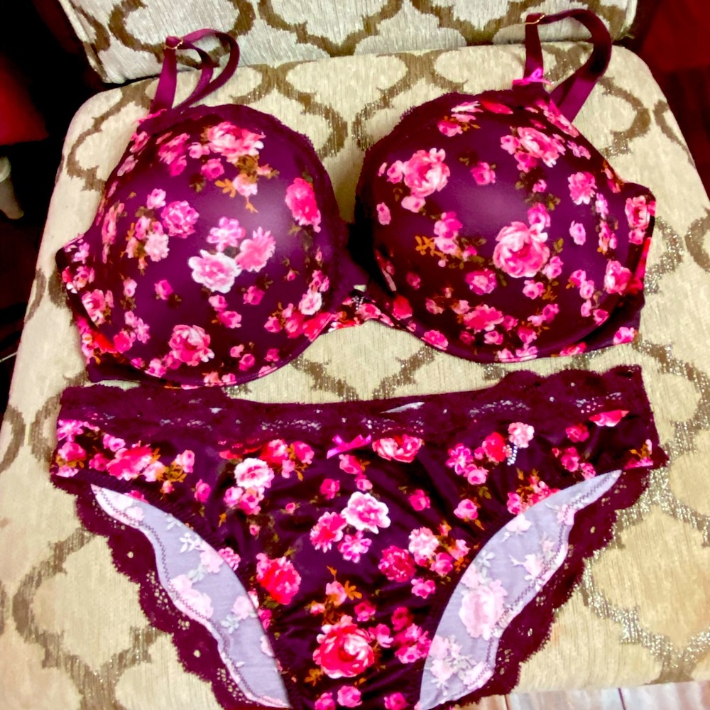 Victoria’s Secret Dream Angels Lace Trim Push-up Bra & Panty Set 34DD & small